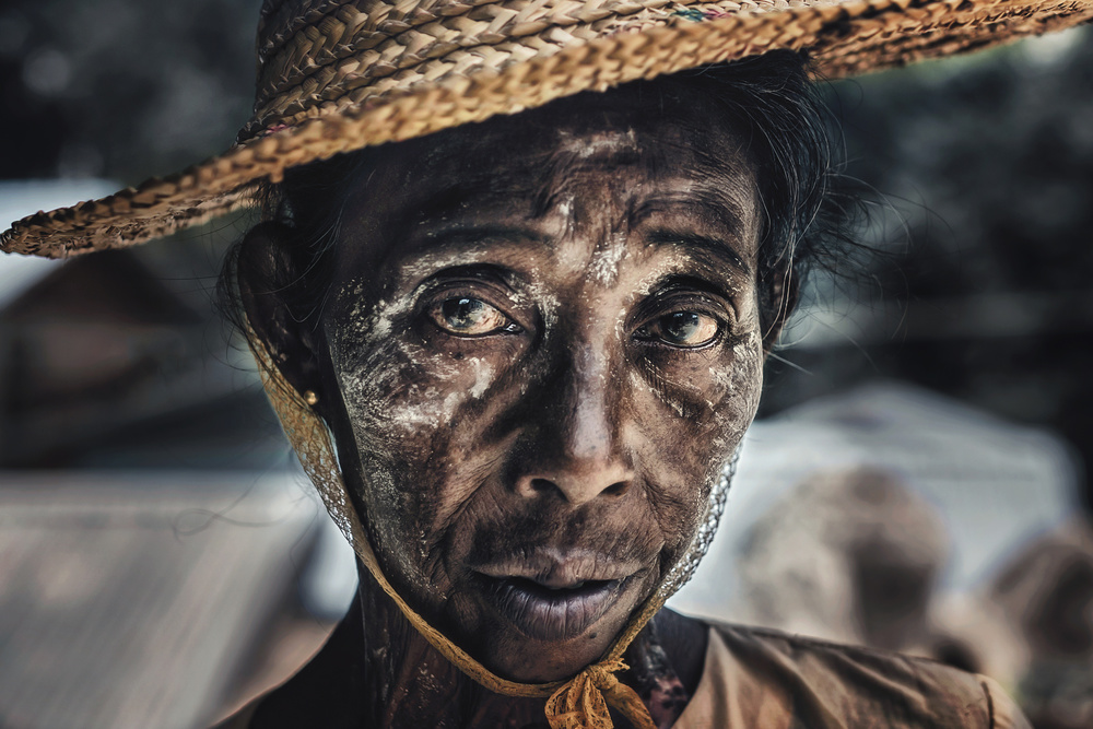 Street portrait in Mandalay, Myanmar. von Massimo Cuomo