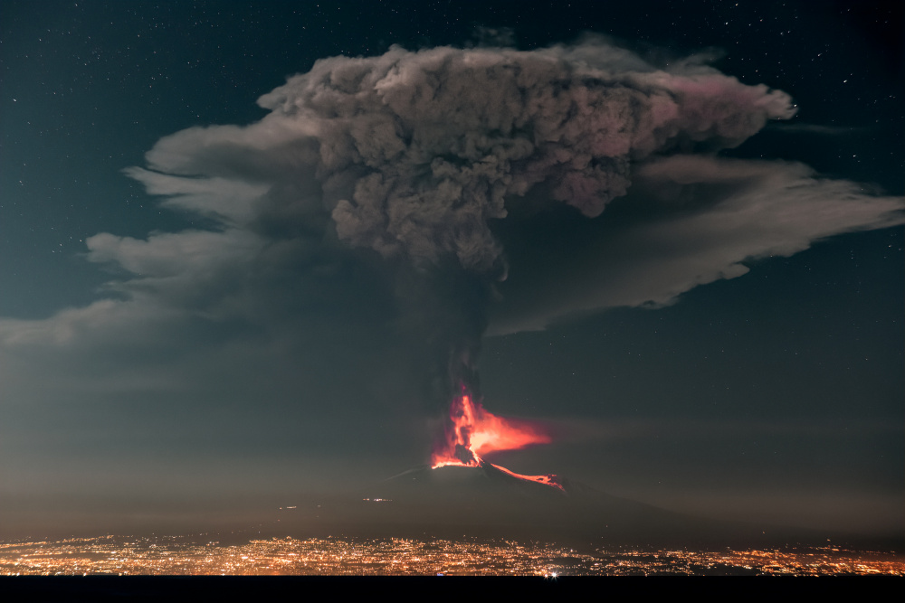 Spectacular eruption von Massimo Tamajo