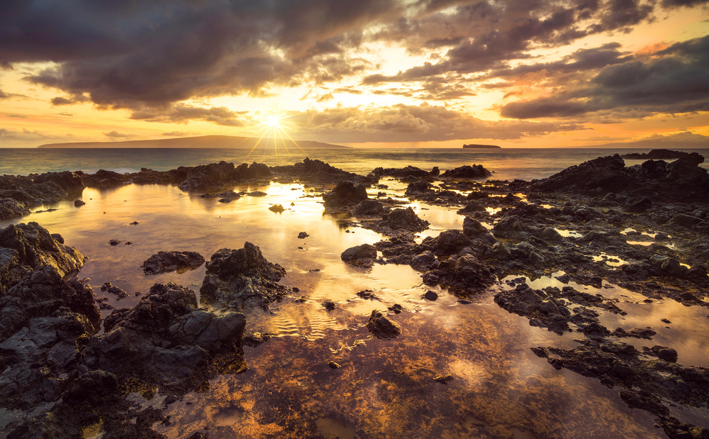 Sunset Over Makena Cove #1 von Matt Anderson