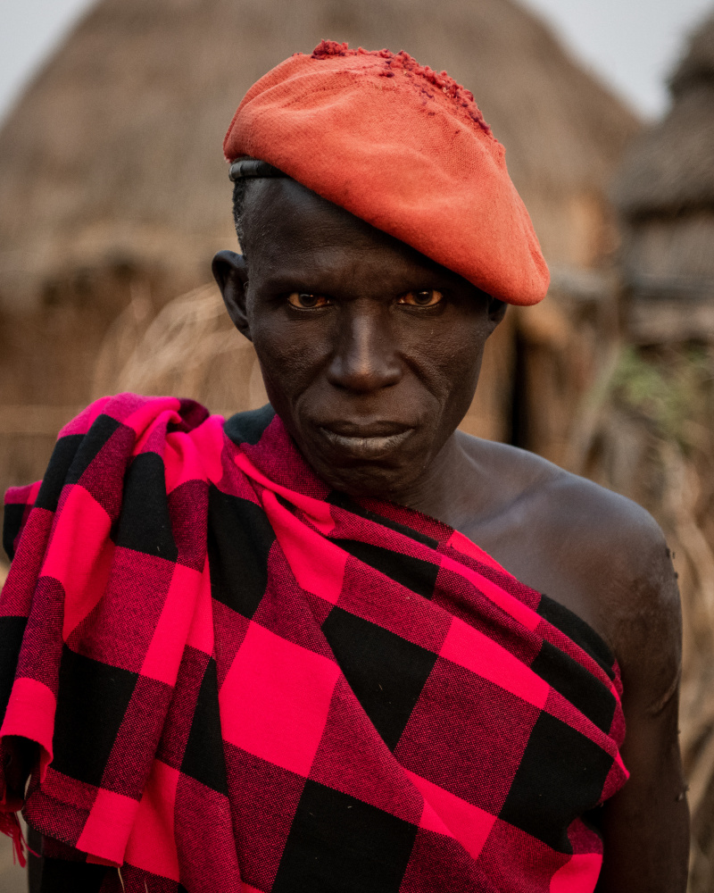 A Striking Jiye Man In The Morning Light von Max Vere-Hodge