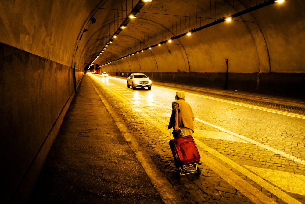 A walk through the tunnel. von Md. Arifuzzaman