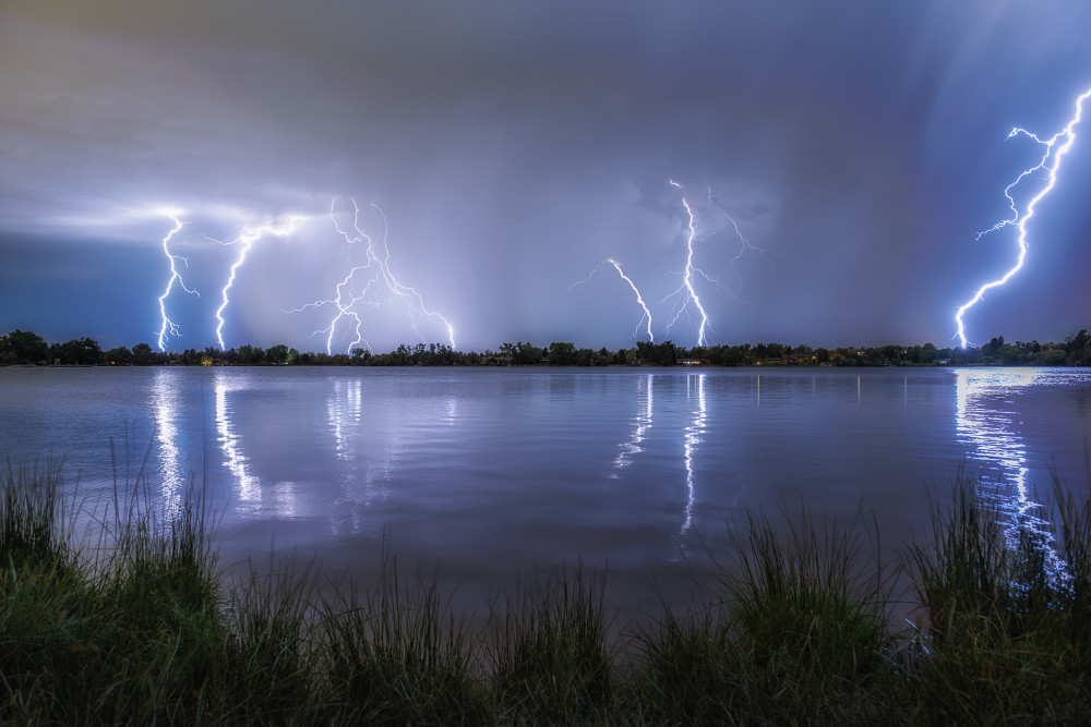 Lightning Reflection von Mei Xu