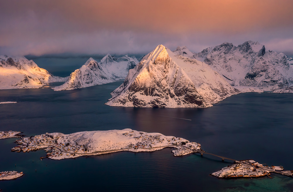 Lofoten at Dawn von Mei Xu