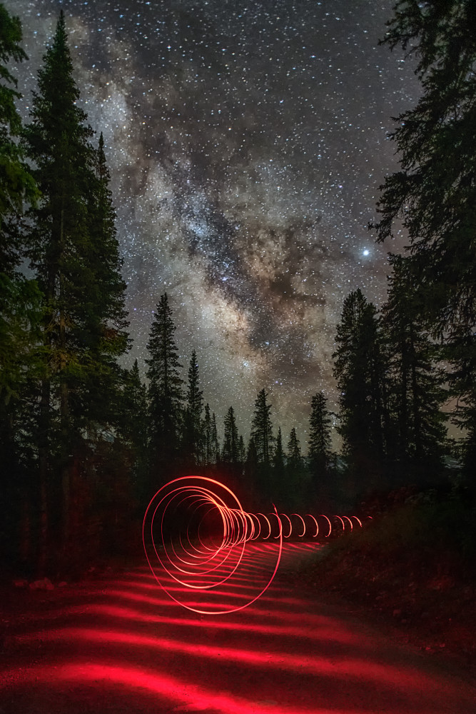 Red Tunnel to the Milky Way von Mei Xu