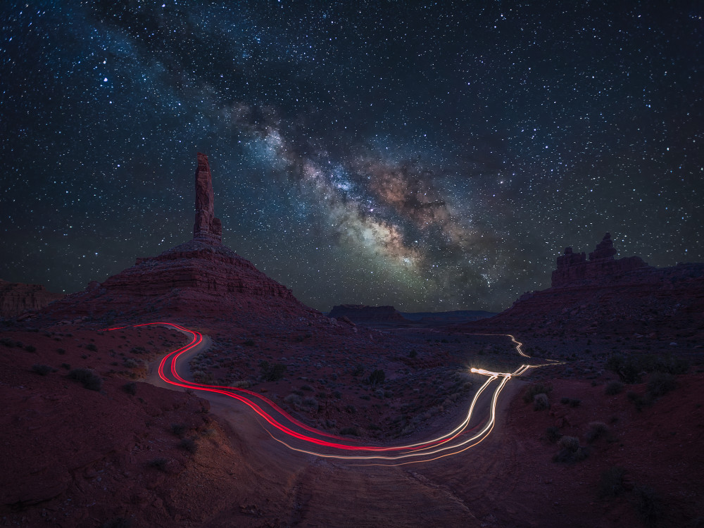 Starry Night in the Red Valley von Mei Xu