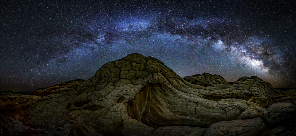 Milky Way over the Silent Mountains von Mei Zhang