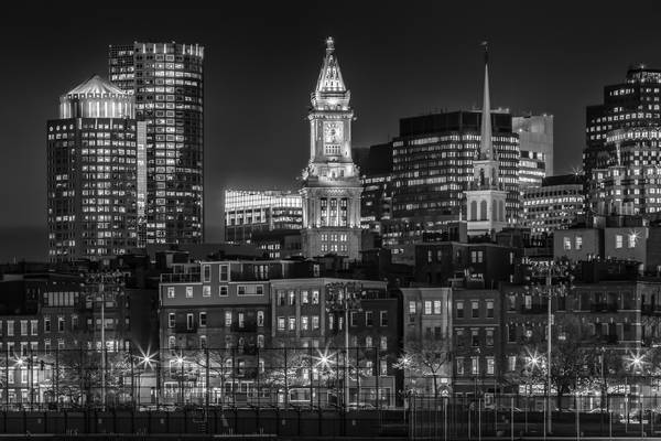 BOSTON Abendliche Skyline von North End & Financial District | Monochrom von Melanie Viola