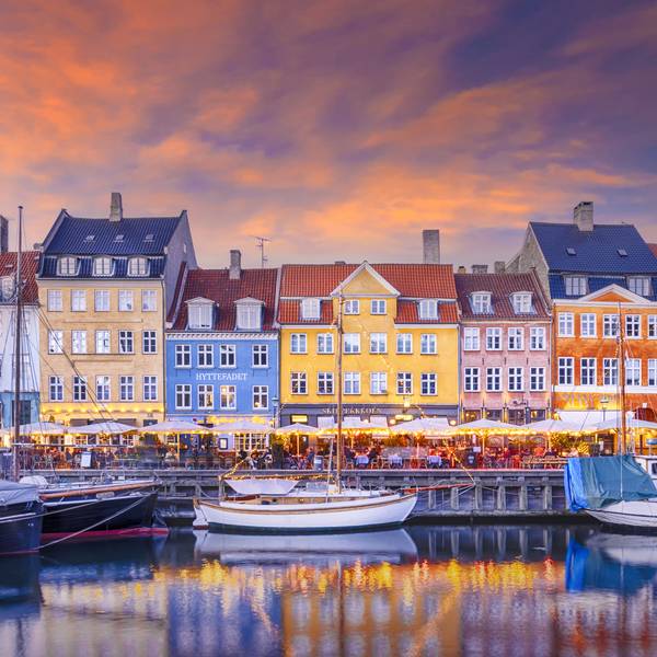 KOPENHAGEN Charmante Abendstimmung am Nyhavn von Melanie Viola