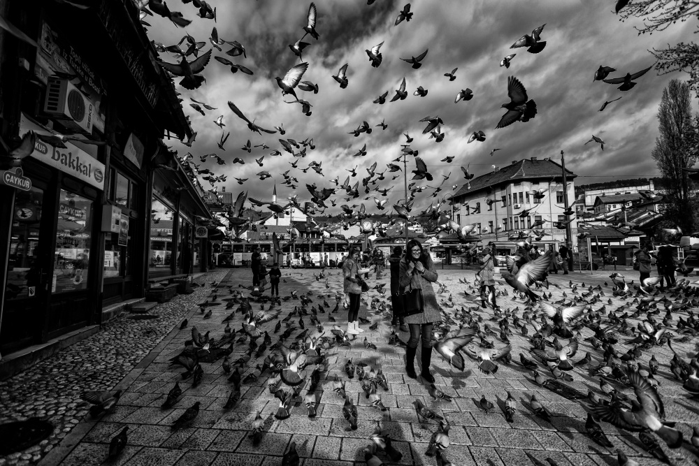 Sarajevo Square.... von Merthan Kortan