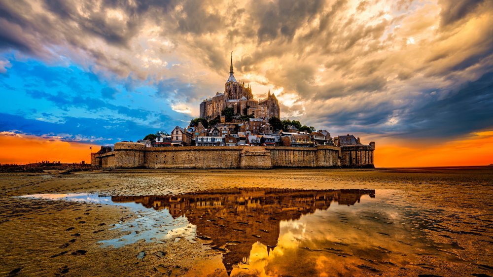 Mont Saint Michel, Normandy von Miary Andria