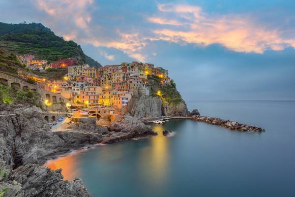 Abend in Manarola, Cinque Terre, Italien von Michael Valjak