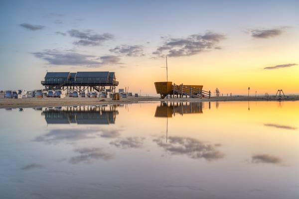 Am Strand von Sankt Peter-Ording von Michael Valjak