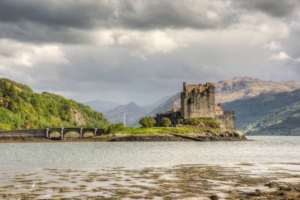 Eilean Donan Castle in Schottland von Michael Valjak