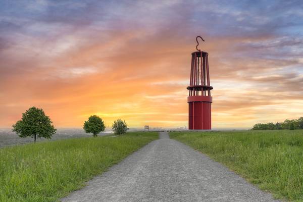 Geleucht in Moers bei Sonnenaufgang von Michael Valjak