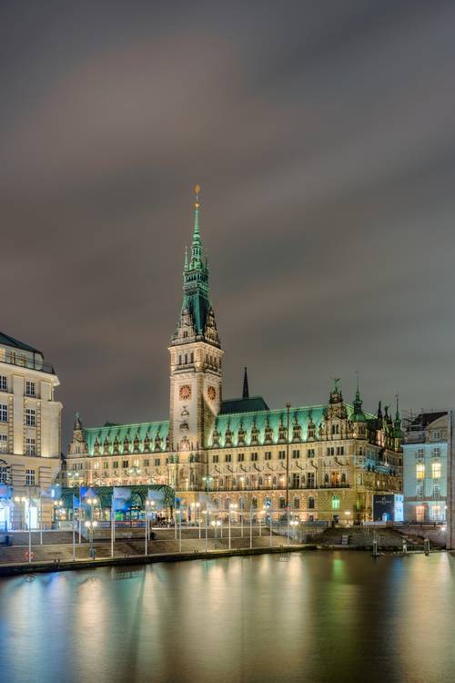 Hamburger Rathaus von Michael Valjak