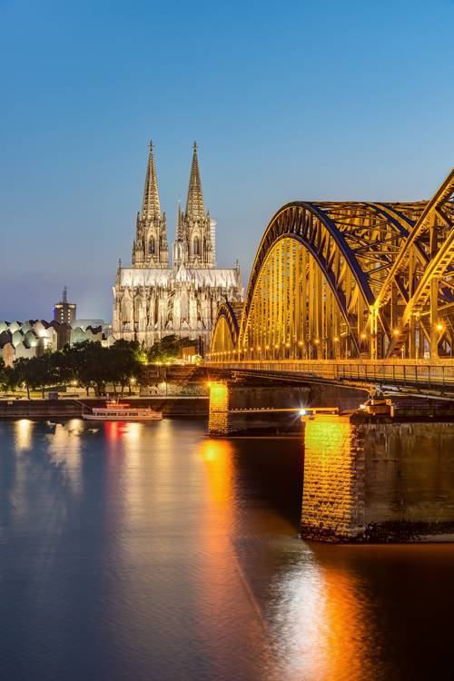 Kölner Dom und Hohenzollernbrücke von Michael Valjak