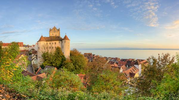 Meersburg am Bodensee Panorama von Michael Valjak