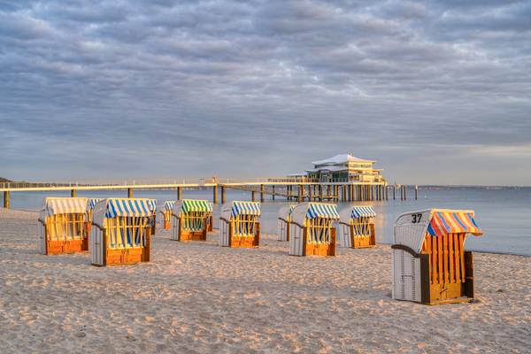 Morgensonne am Timmendorfer Strand von Michael Valjak