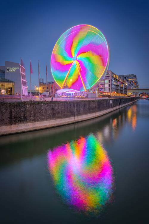 Riesenrad in Köln am Abend  von Michael Valjak