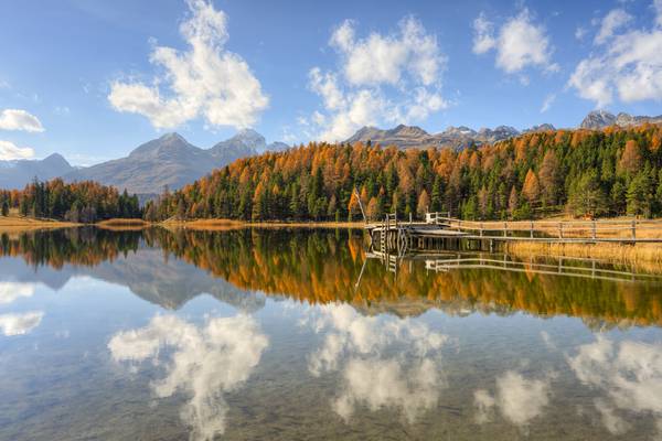 Stazersee im Engadin in der Schweiz von Michael Valjak