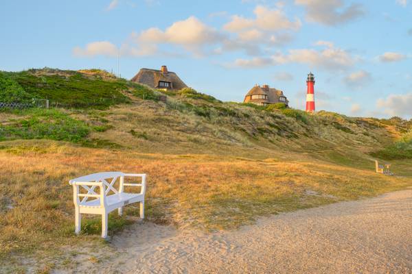 Sylt weiße Bank in Hörnum von Michael Valjak