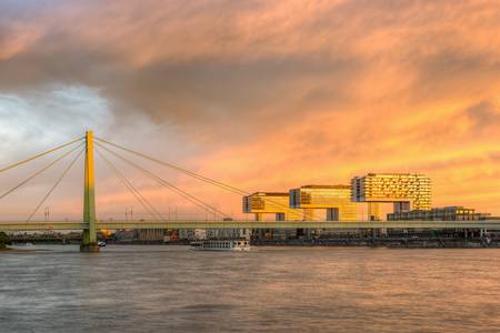 Kranhäuser Köln und Severinsbrücke