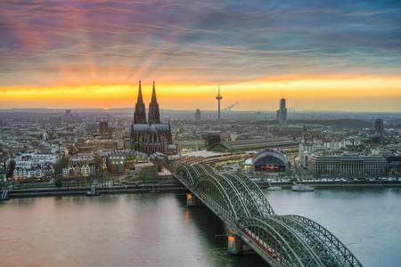 Sonnenuntergang in Köln