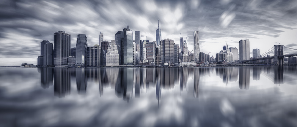 Manhattan Reflection von Michael Zheng