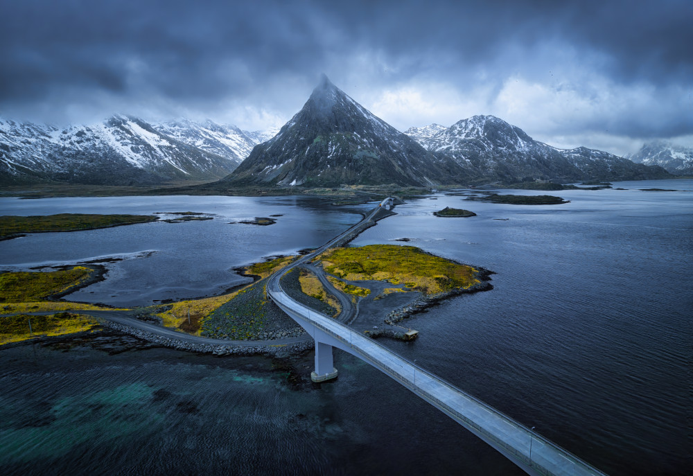 Volandstind In Blue Hours von Michael Zheng