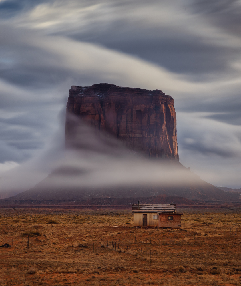 Wind Over Navajo - Vertical von Michael Zheng