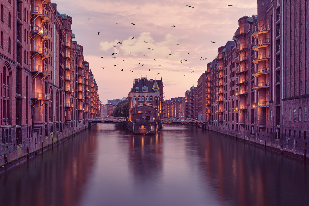 City of Warehouses von Mike Kreiten