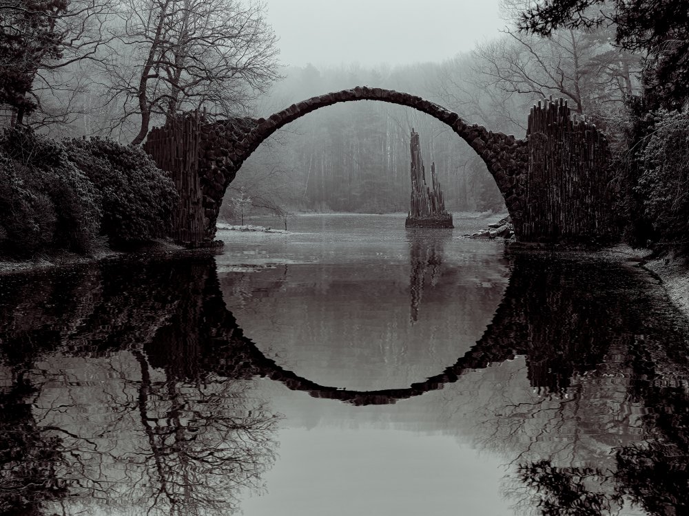 Devils Bridge - III von Mike Kreiten