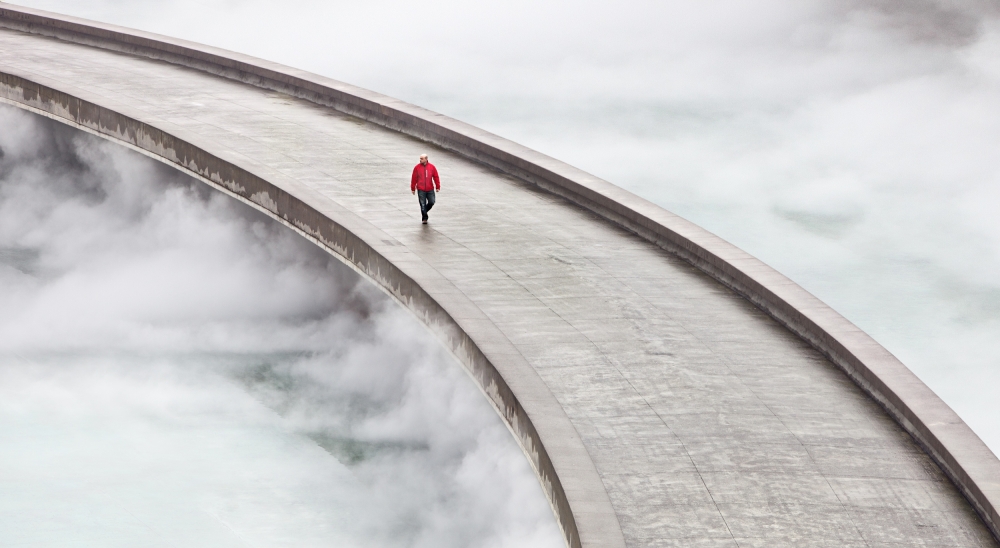 Walking over the clouds von Mikel Arrizabalaga