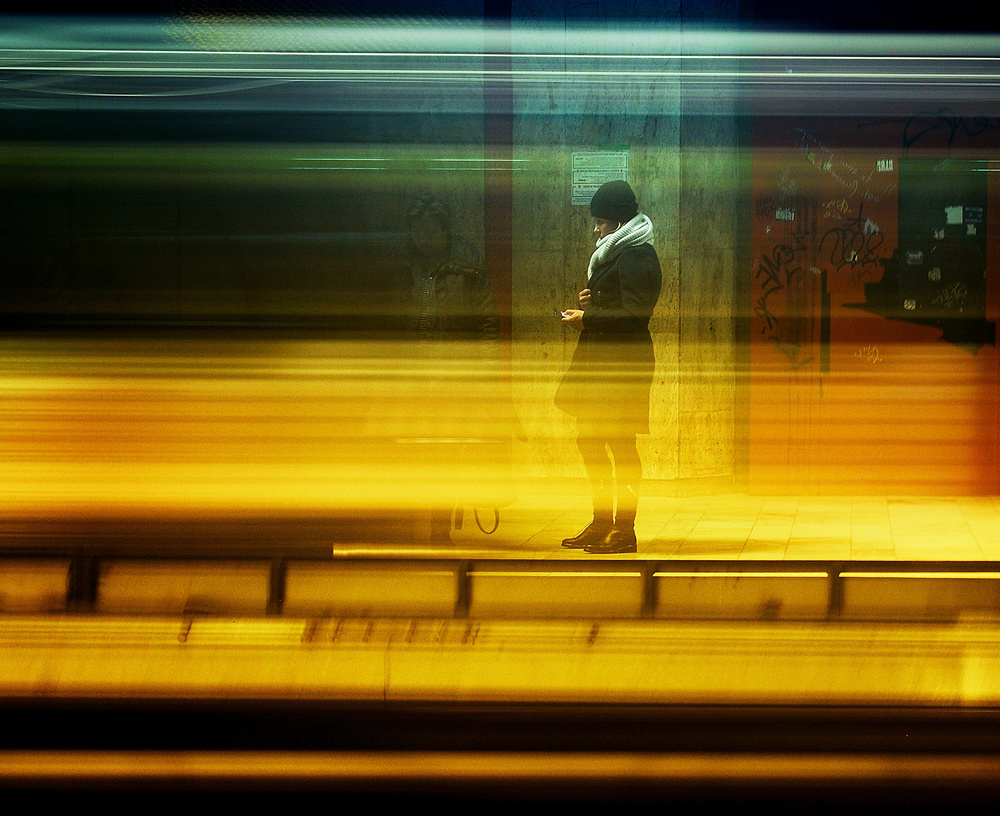 Time Passes By von Mirela Momanu