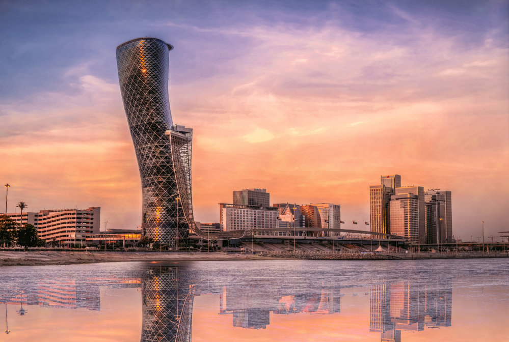 The Capital Gate, known as leaning tower in Abu dhabi, UAE von mohamed kazzaz