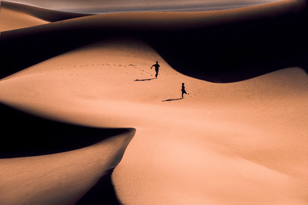 Desert Runners von Mohammad Fotouhi