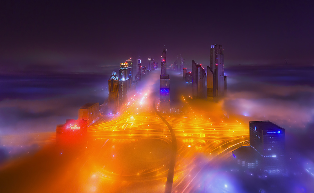 The Dubai Fog von Mohammad Rustam