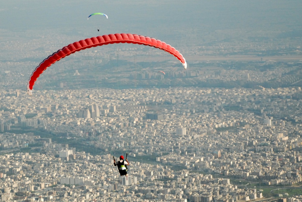 paraglider von mohammadreza zare lavasani