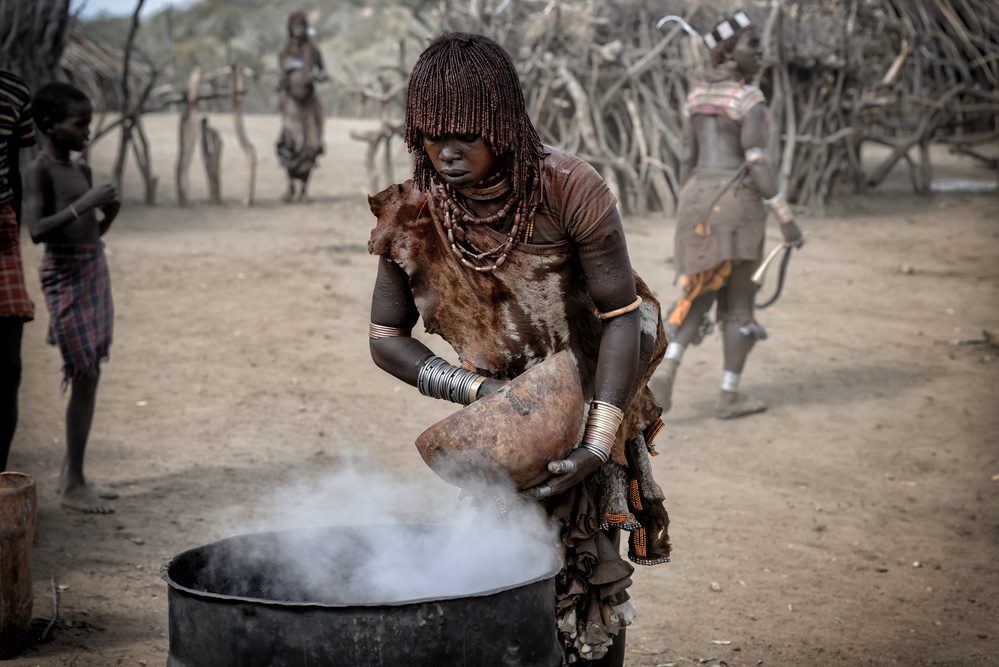 Woman Cook von Mohammed Al Sulaili