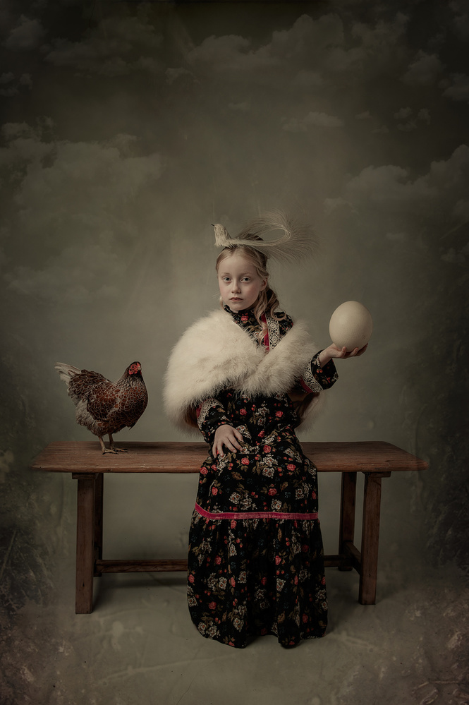 Who was first ? The chicken or the egg? von Monika Vanhercke