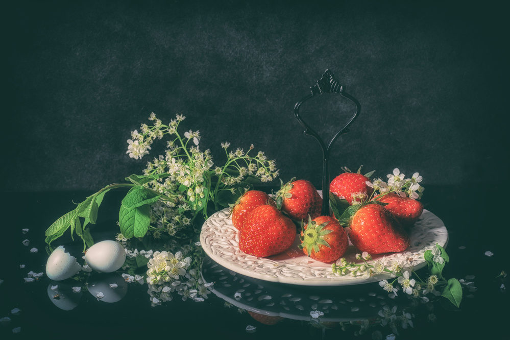 Spring still life von Monique van Velzen