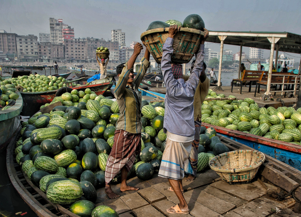 Unloading von Mostafijur Rahman Nasim