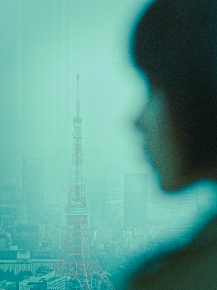 Portrait of rainy Tokyo city von moucorn