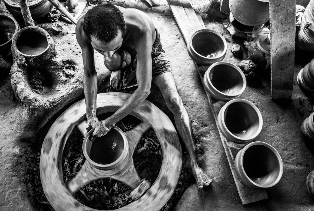 A Pottery Maker von Mustasinur Rahman Alvi