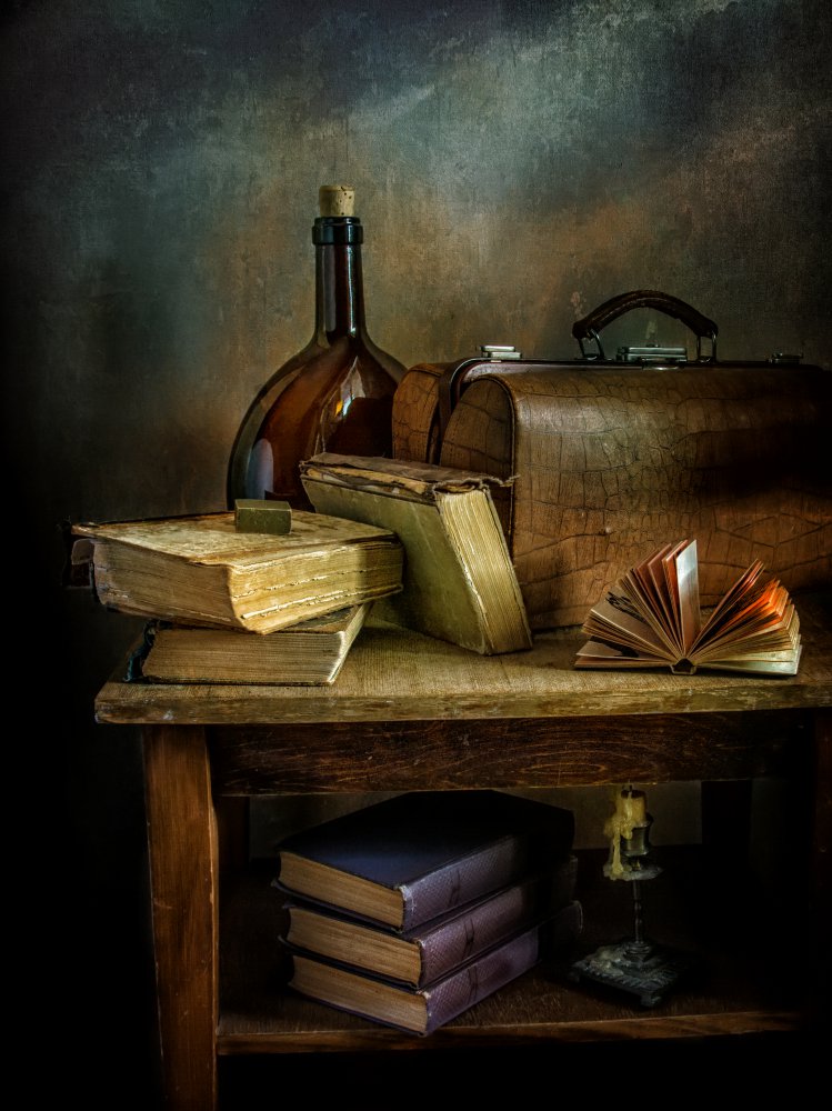 still life with books. von Mykhailo Sherman