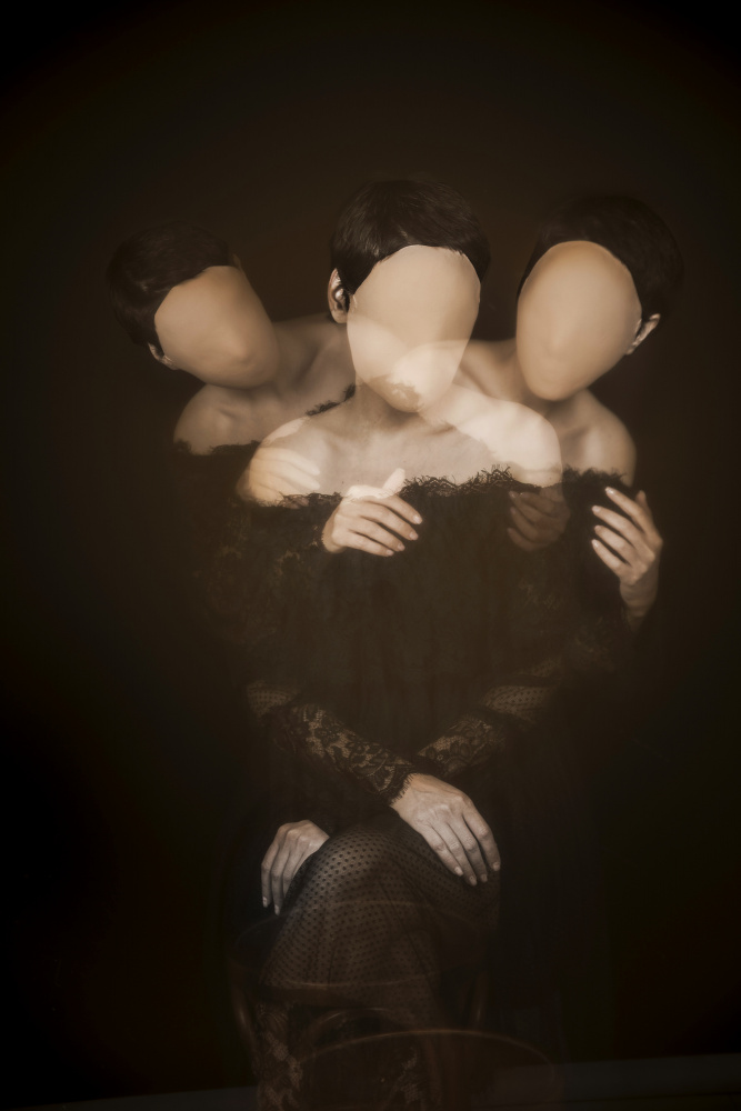 Faceless von naghmeh shadkhast