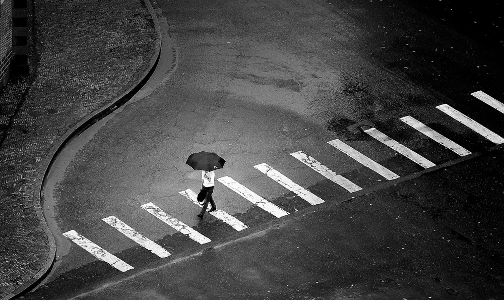 Walk alone von Nguyen Tan Tuan