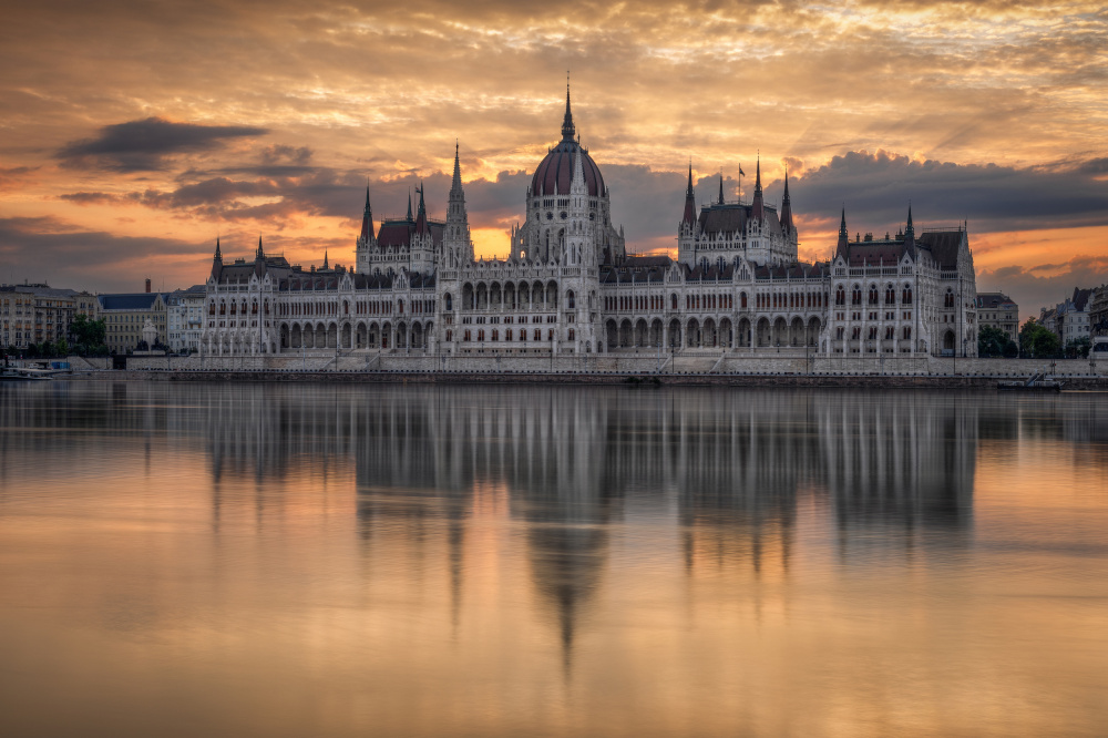 Sunrise in Budapest von Nicholas