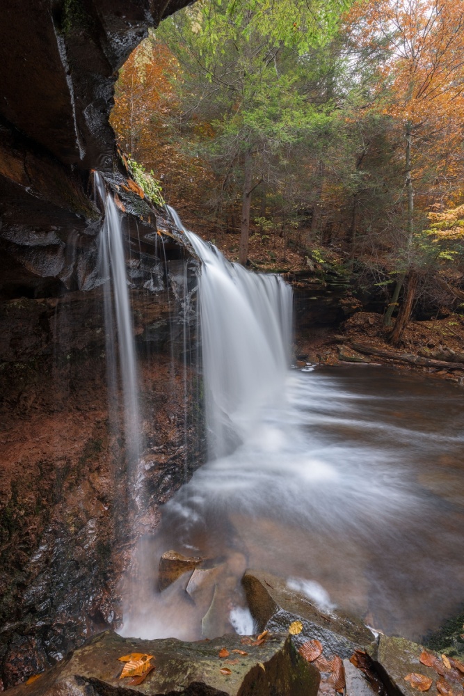 The Edge of Autumn von Nick Kalathas