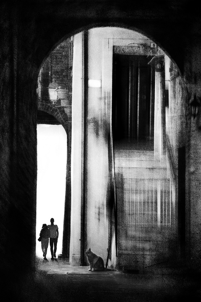 Walk through the arches von Nicodemo Quaglia